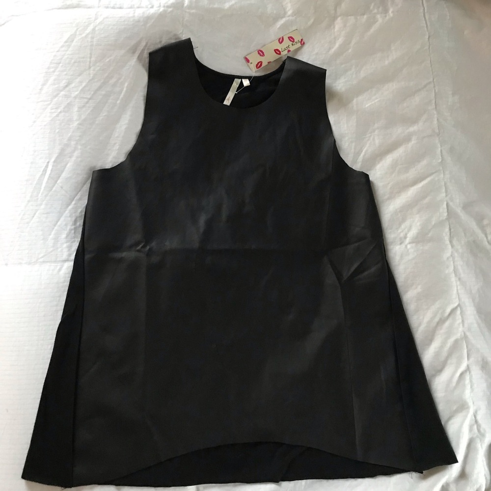 🌿1 LEFT!💥 Last Kiss Pleather Front Tank Top - Picture 4 of 6